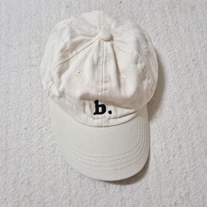 아이보리 b. 볼캡 모자