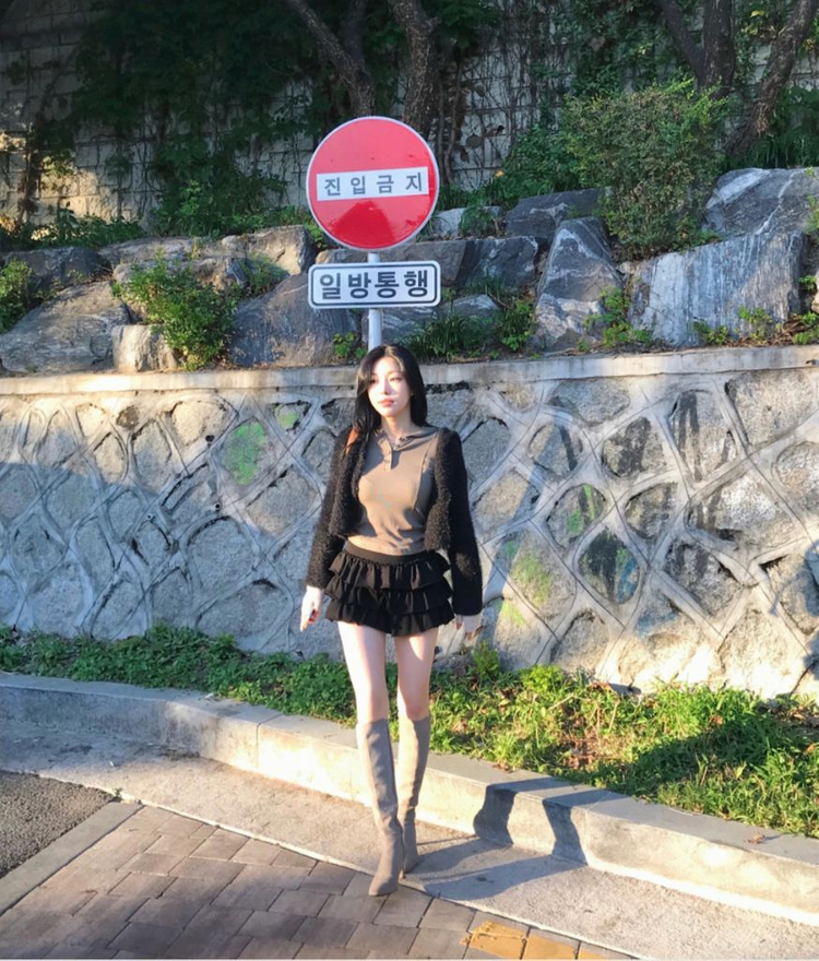 클라우드이모션 디프 로우 캉캉 스커트 치마 에이블리 블랙--3