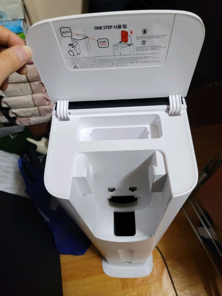 디베아 원스텝 무선청소기 클린스테이션 이미지