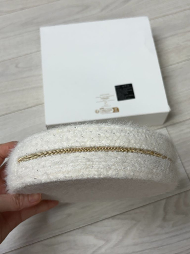 새상품 샤넬 화이트 트위드 파우치--3