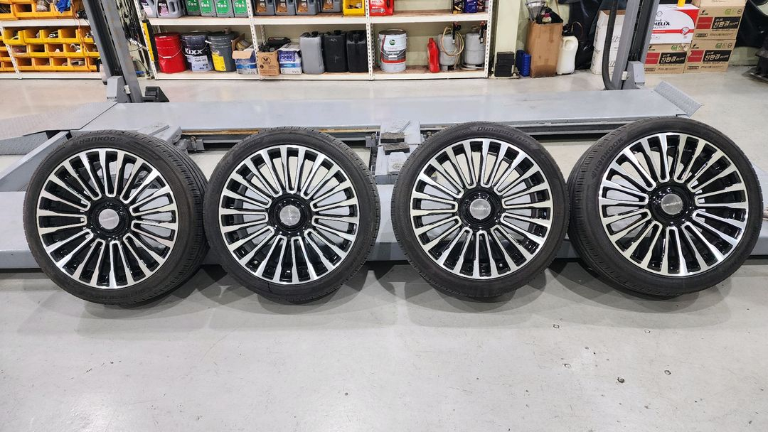 벤츠 GLE ML 만소리 22인친 휠 팔아요.--5