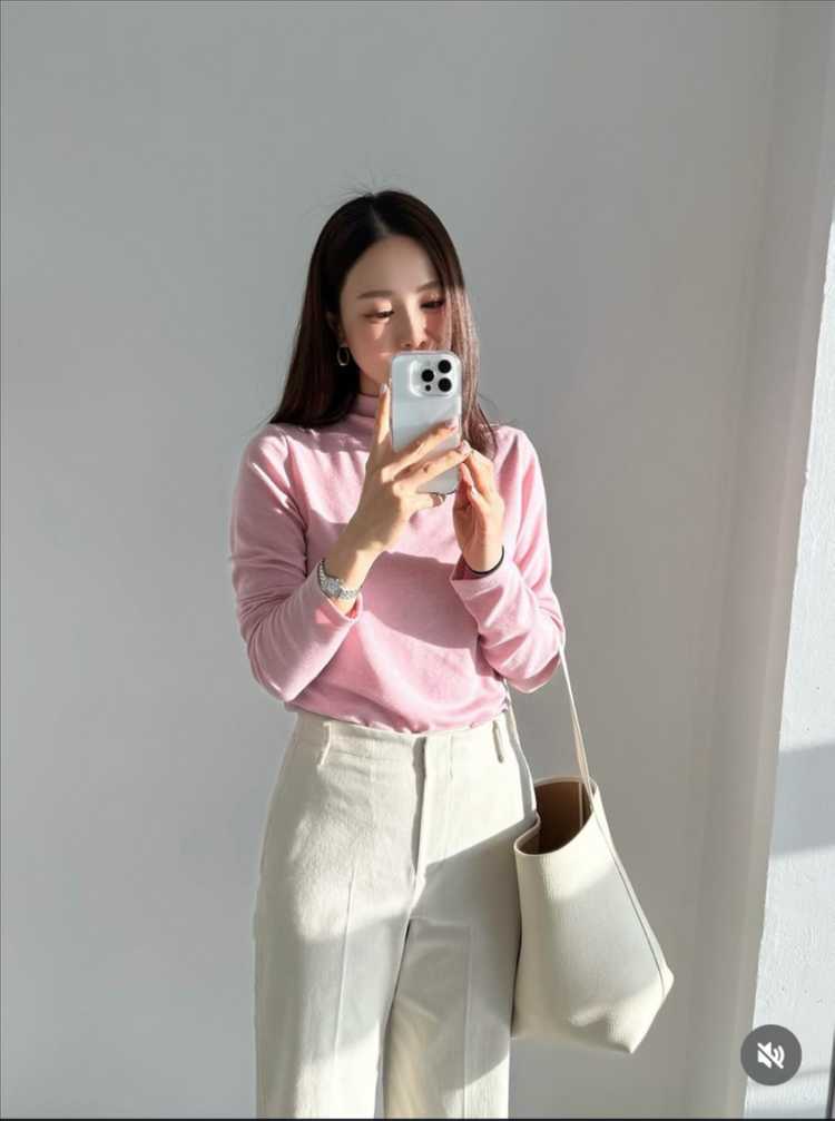 르깜봉 누아 모크넥 티셔츠 핑크 /타임,마인,시스템,sjsj,유메르,엘보른,원모어띵,르헤,시에,오르--0