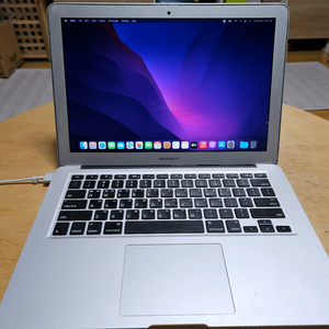 애플 맥북 에어 13인치 A1466 판매합니다.