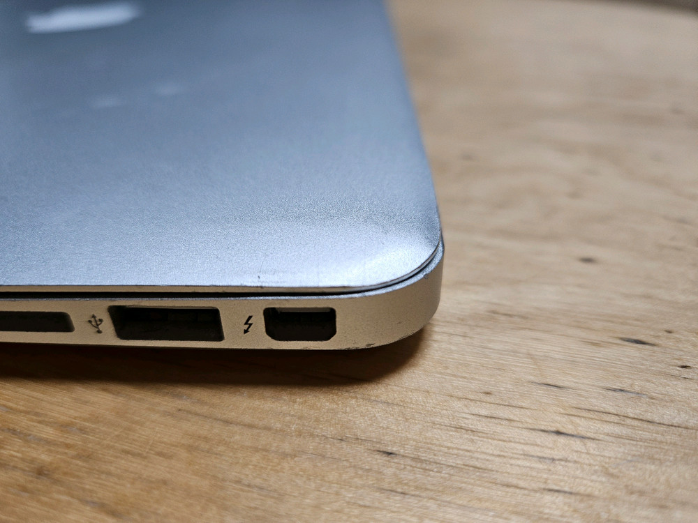 애플 맥북 에어 13인치 A1466 판매합니다.--6