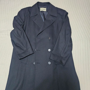 인사일런스 백 디테일 울 트렌치 코트 블랙 판매