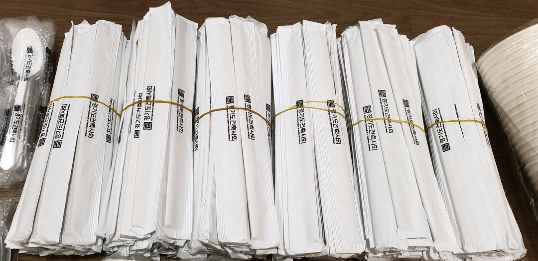 일회용품 세트 (종이컵, 숟가락, 젓가락, 그릇)--3