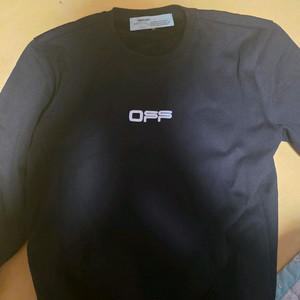 오프화이트 맨투맨105