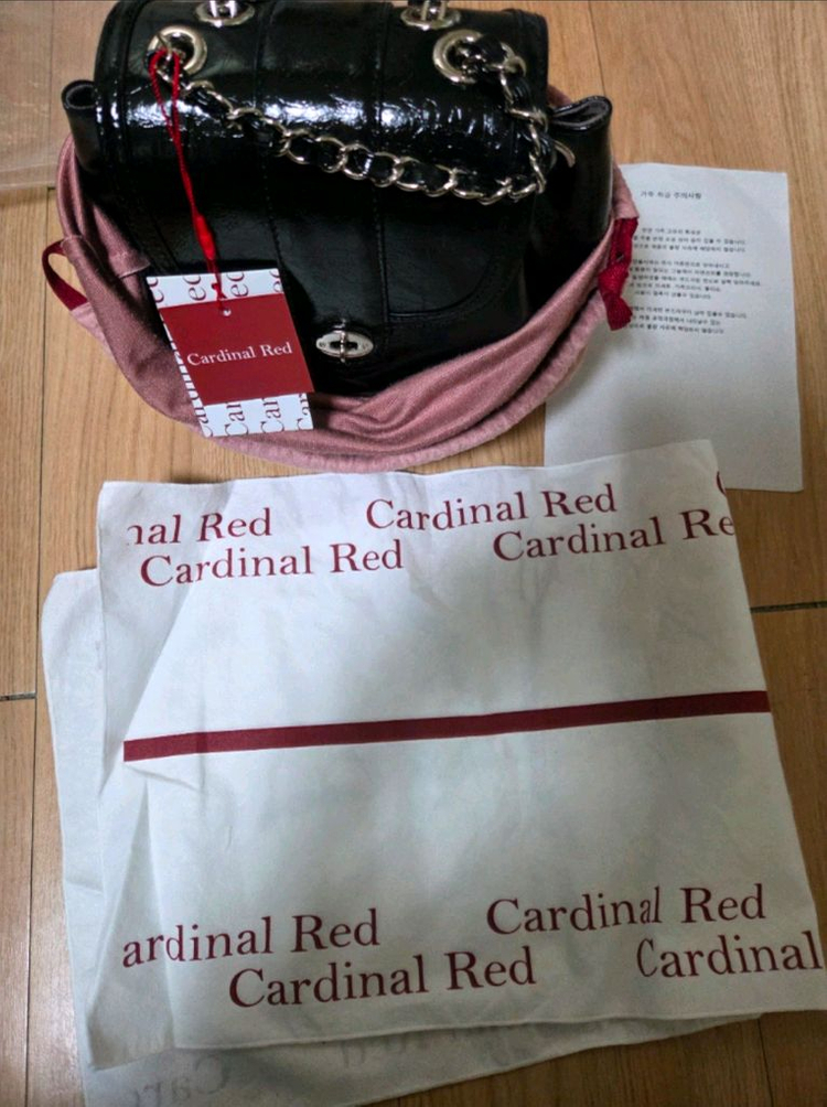 카디널레드 하우아백--2