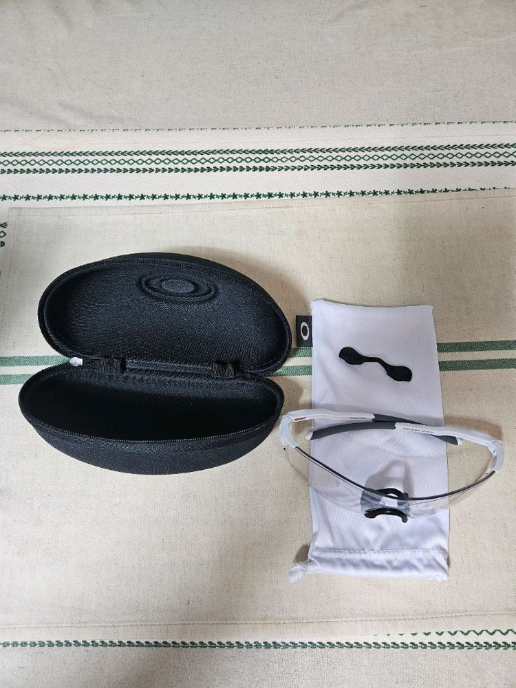 오클리 이브이제로패스 변색 판매합니다--1