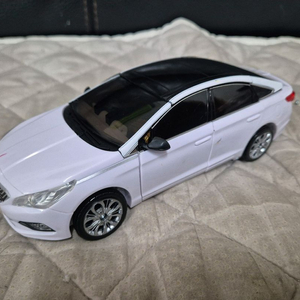 헬로카봇 이순신 아티(무기 포함) 이미지