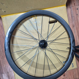 자이언트 SLR0 40 리어휠 팔아요