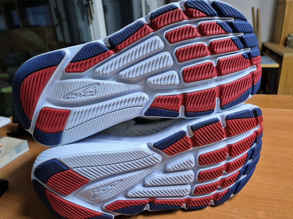 알트라 러닝화(비아 올림퍼스, 남자, 265mm)--1