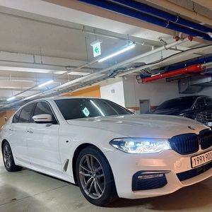 18년식 bmw520d g30 풀옵 m팩 팝니다.