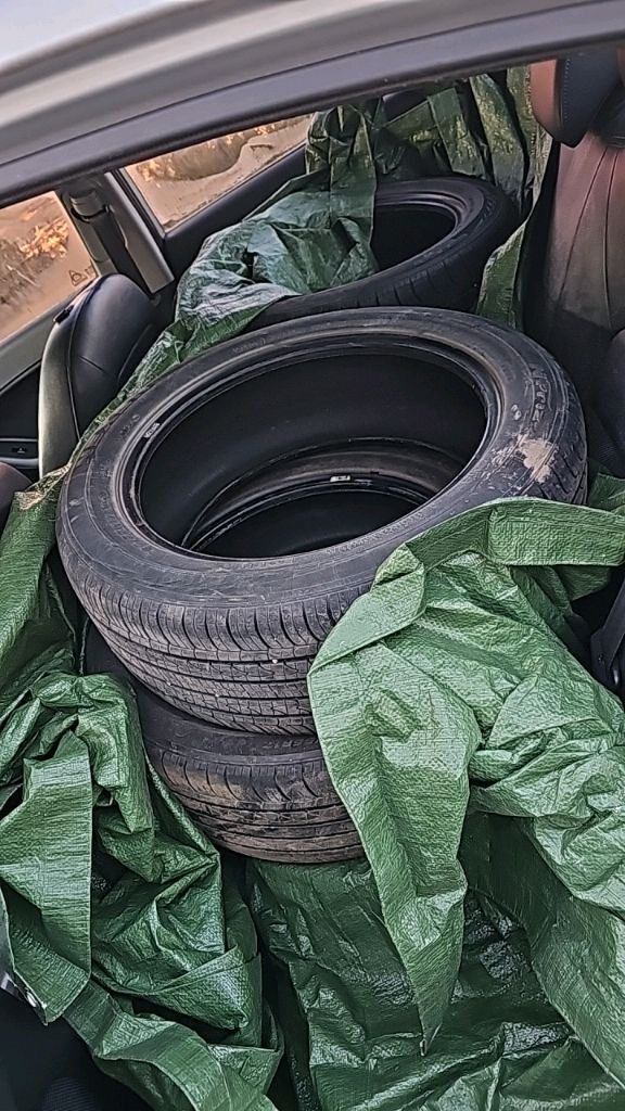 205 55 17 타이어 4개 1대분--2