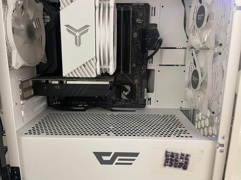 고성능 게이밍 PC + 삼성 QHD 165Hz 모니터 풀세트 이미지