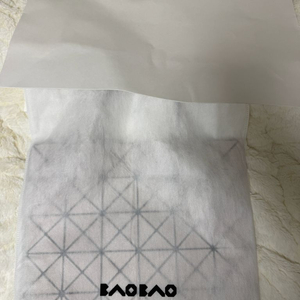 바오바오 루센트 토트백 베이지 새상품