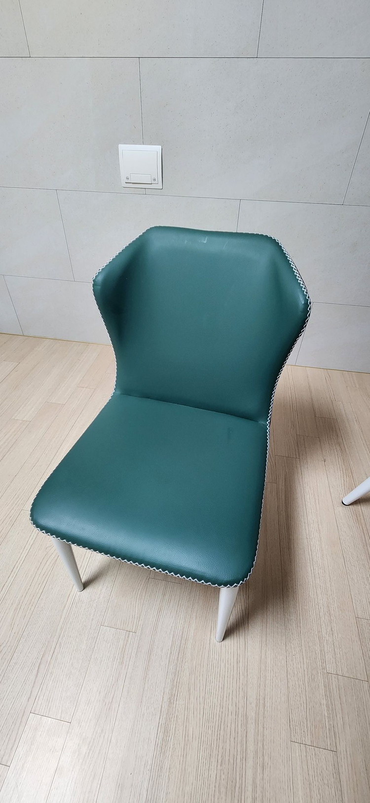 4인 세라믹 식탁 의자 세트 이미지