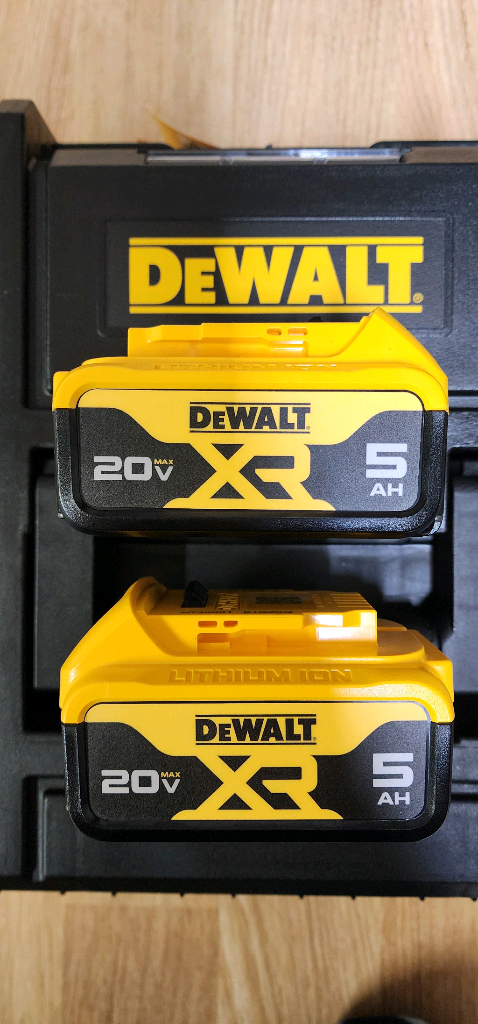 새제품/디월트 20V 5Ah 배터리--0