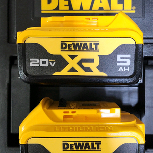 새제품/디월트 20V 5Ah 배터리