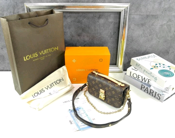 루이비통 숄더백--8