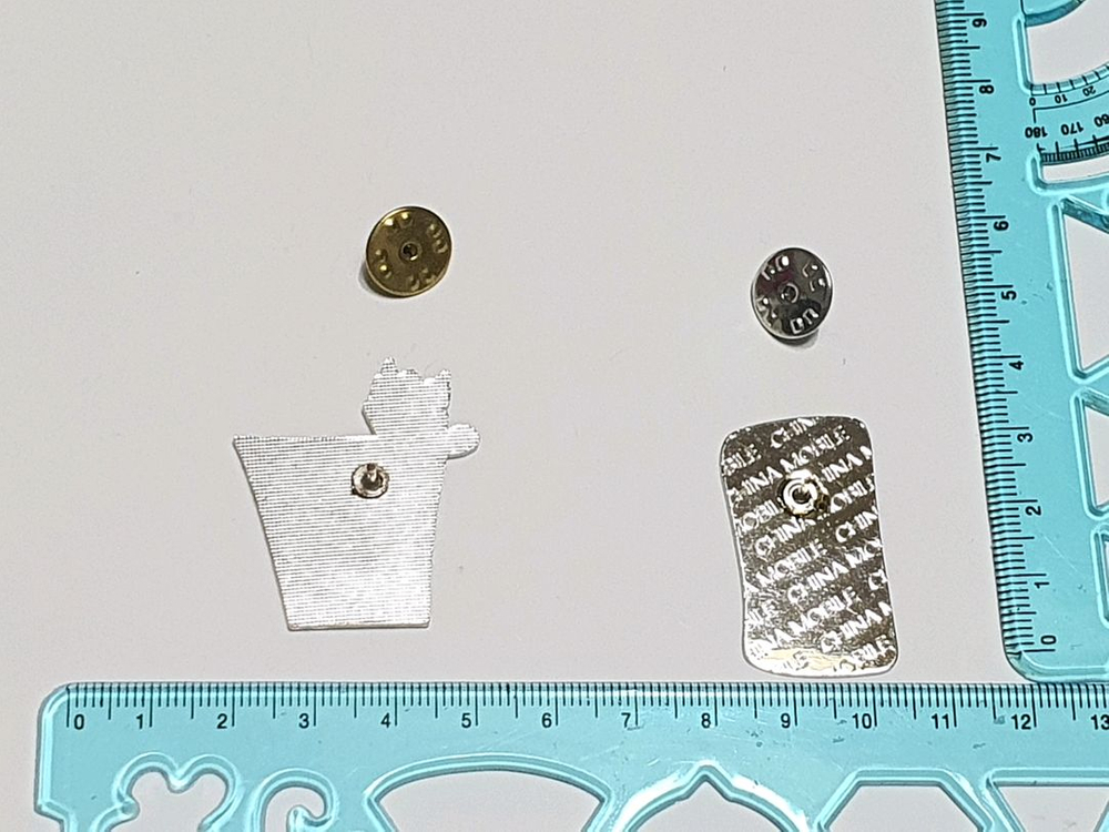 2008년 베이징 올림픽 China Mobile 사 기념뱃지 2종 입니다. 이미지