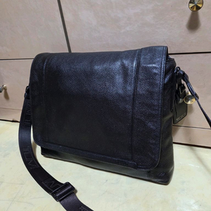 투미 정품 센트로 베로나 플랩 메신저백 레더
