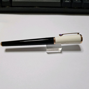 몽블랑 잉그리드 버그만 만년필 하자제품