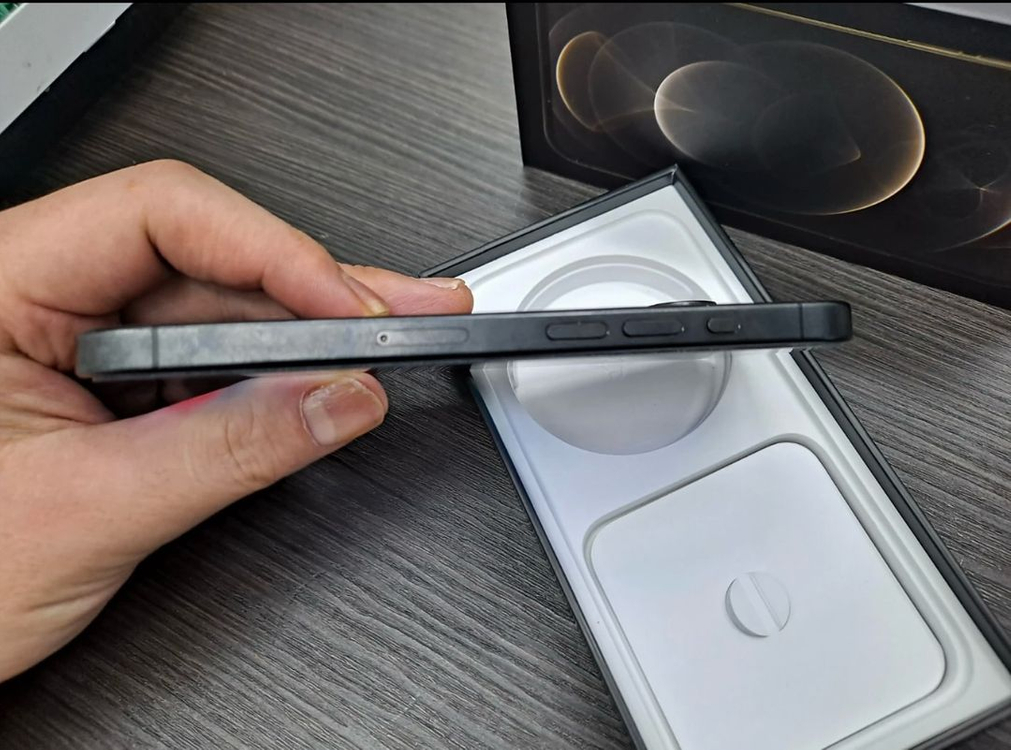 아이폰 15프로 128기가 블랙 급처분--4