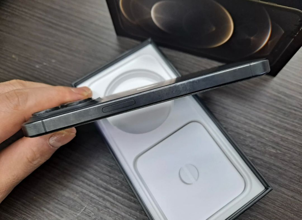 아이폰 15프로 128기가 블랙 급처분--5