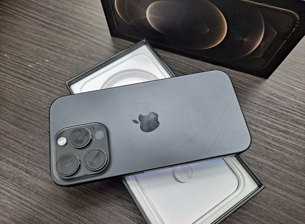 아이폰 15프로 128기가 블랙 급처분--6