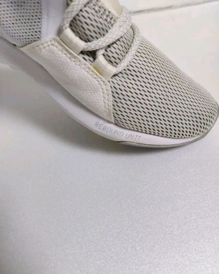 260)데상트 남여공용 미라크엠-화이트 운동화 이미지