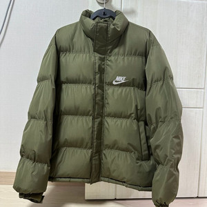 카키색 패딩 팝니다. 이미지