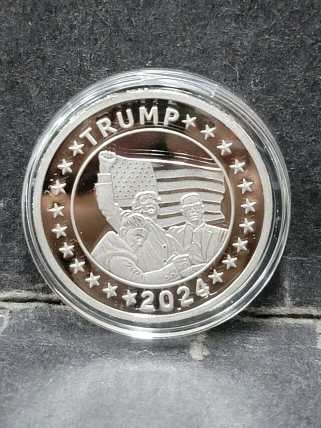 2024년 트럼프 대통령 당선 기념 1/4온스 7.78g 백금 플래티넘 플래티늄 메달 금 골드바 실버바 광물이하값 이미지