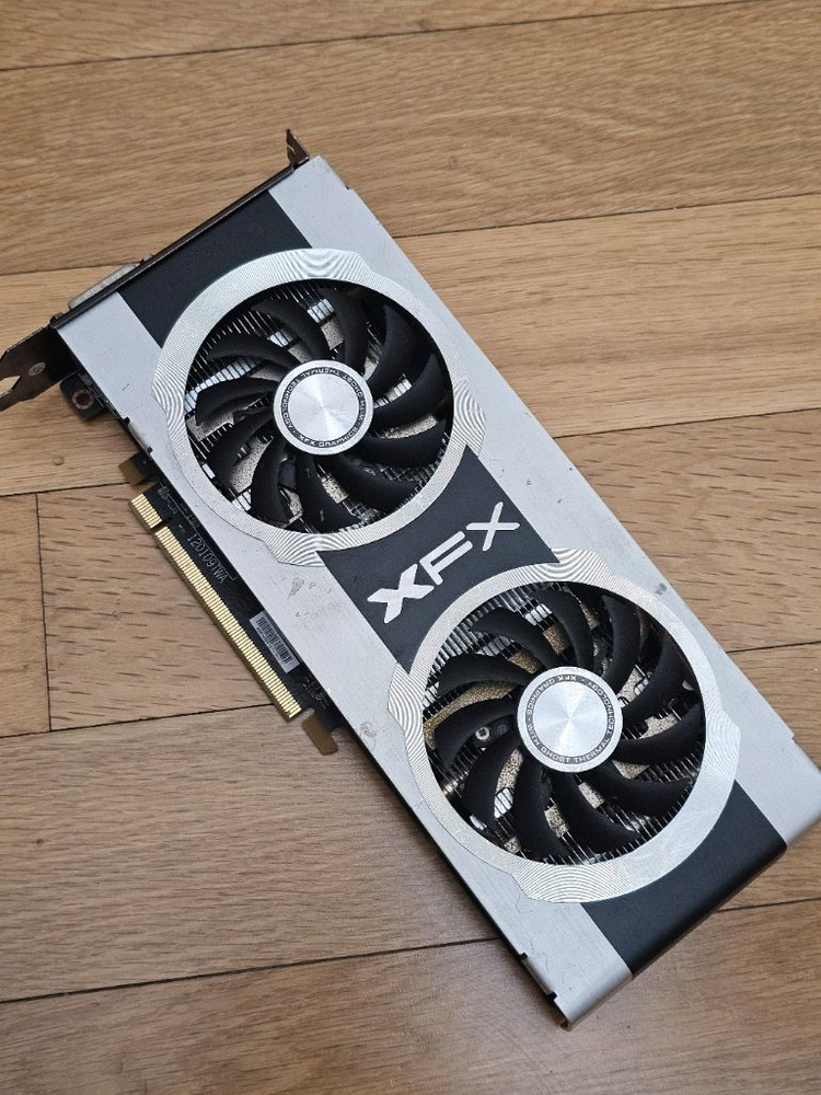 XFX 라데온 HD 7850 2GB 그래픽 카드입니다--1