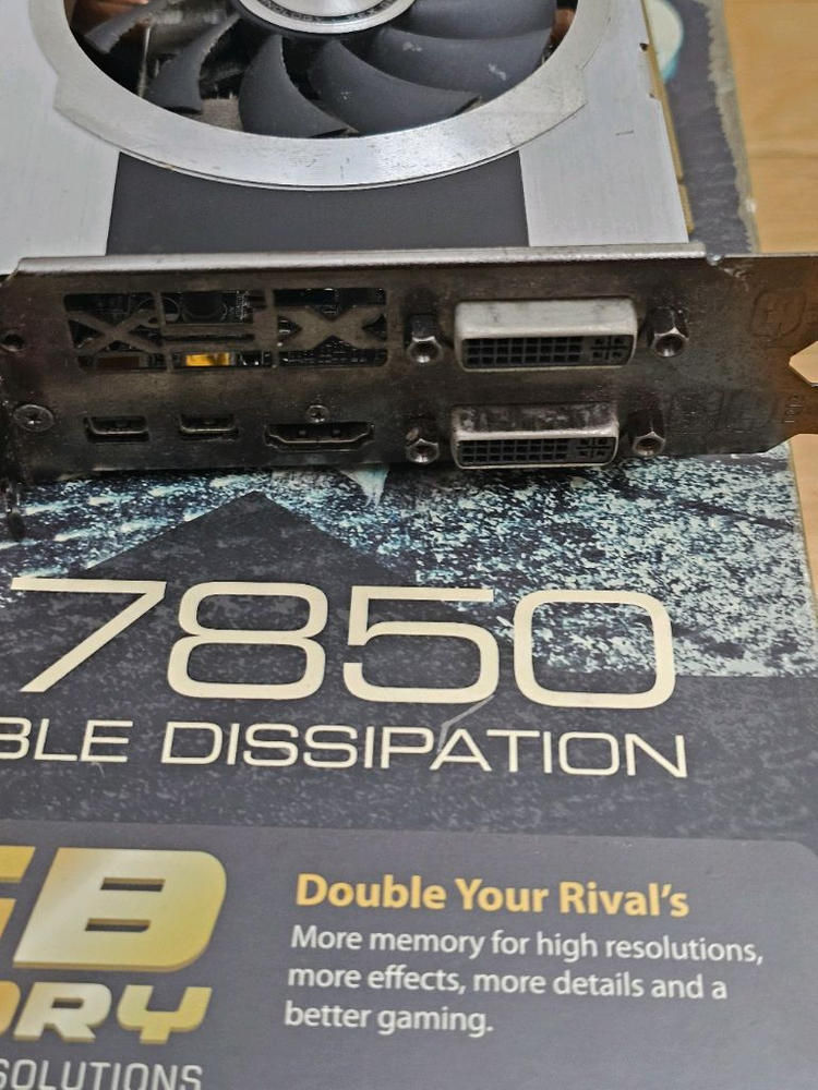 XFX 라데온 HD 7850 2GB 그래픽 카드입니다--3