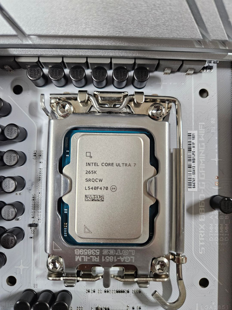 인텔 265k + ROG STRIX B860-G--2