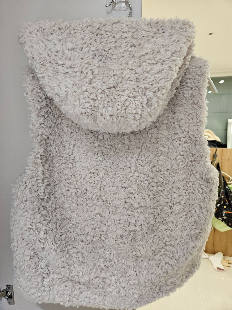 코스 cos 에코퍼 양털 후드 베스트 38사이즈 이미지