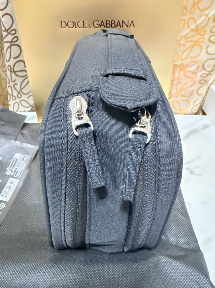 프라다 뷰티 손잡이 블랙 트래블 파우치(새상품)--1