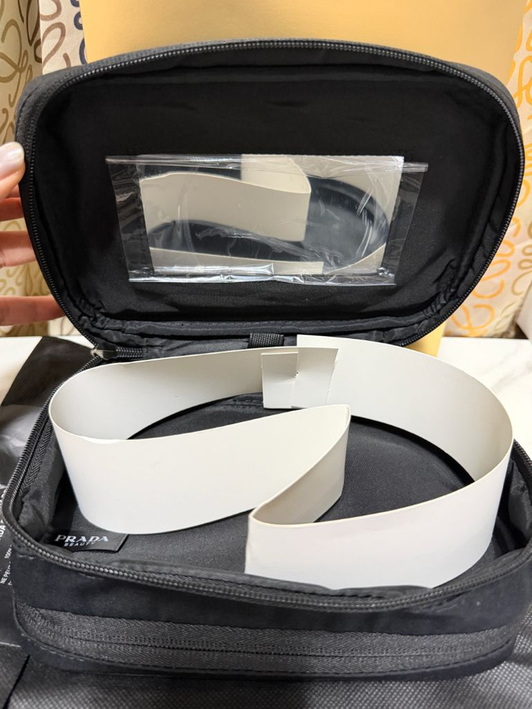 프라다 뷰티 손잡이 블랙 트래블 파우치(새상품)--2