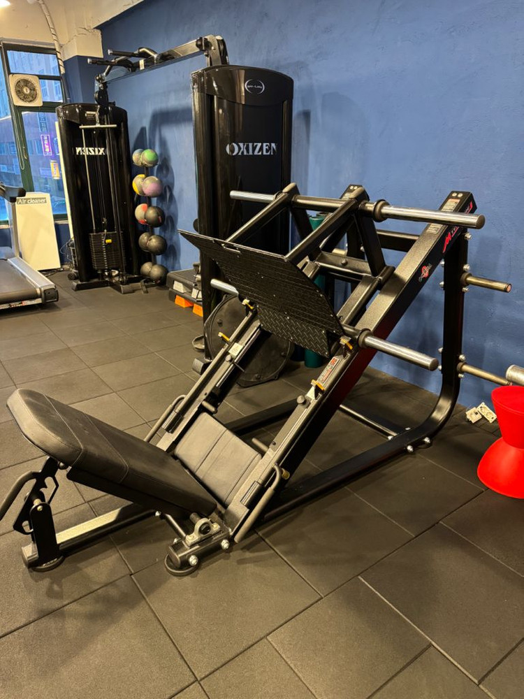 2.다양한 헬스 기구 정리합니다.(레그익스텐션 컬,덤벨,원판,홈짐,덤벨,바이퍼,랫풀다운,롱풀,레그프레스,케이블머신--5