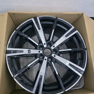 BMW g60 530i 20인치 휠 조수석 후면 이미지