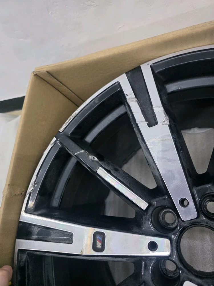 BMW g60 530i 20인치 휠 조수석 후면 이미지