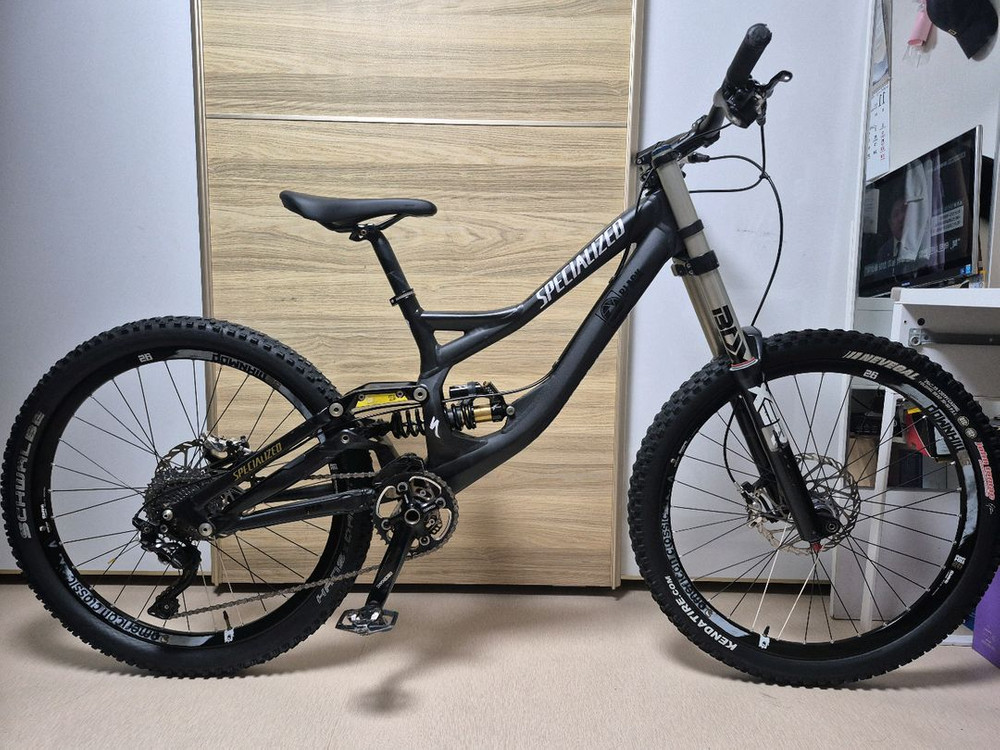 스페셜라이즈드 Demo 8 다운힐 자전거--0