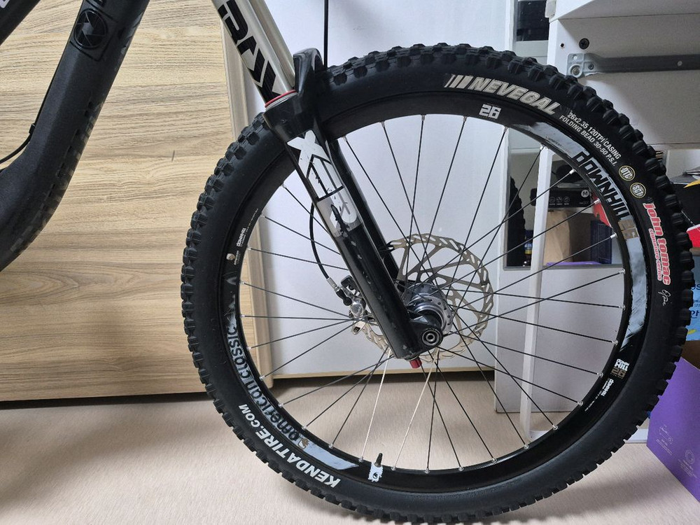 스페셜라이즈드 Demo 8 다운힐 자전거--4