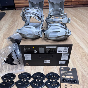 23 24 버튼 카르텔X 바인딩 M사이즈 풀박스 판매 합니다