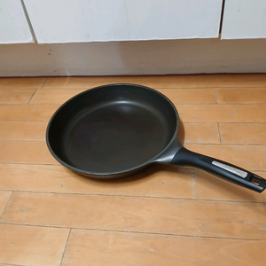 알마 까사밀라 인덕션 프라이팬 30cm