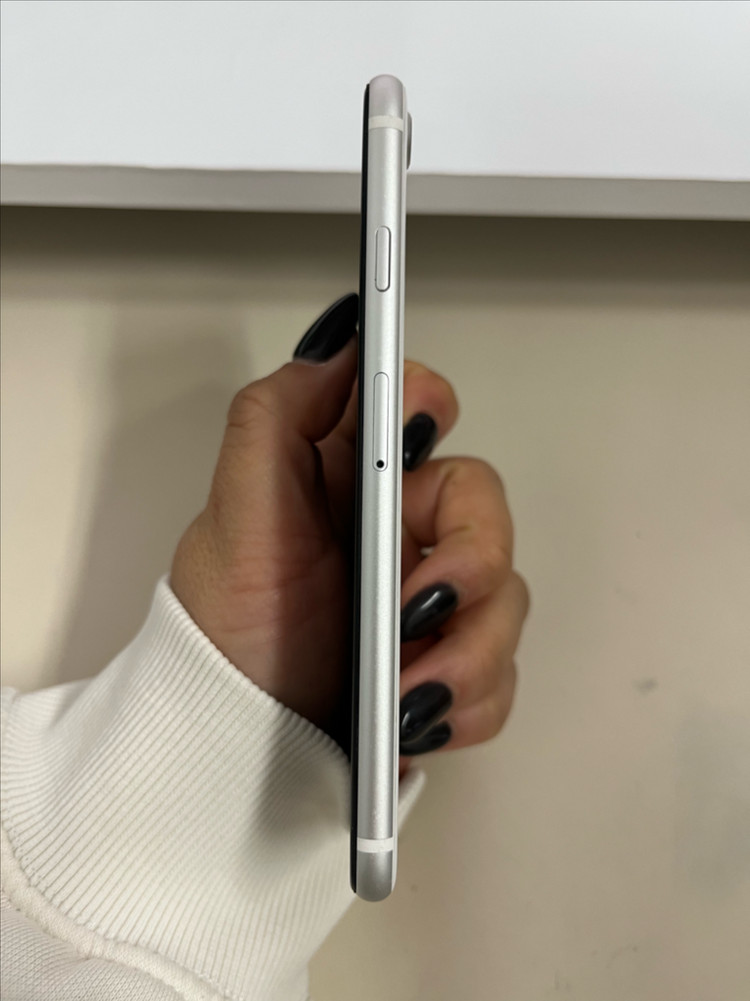 아이폰Se2 64G 화이트 A급--4