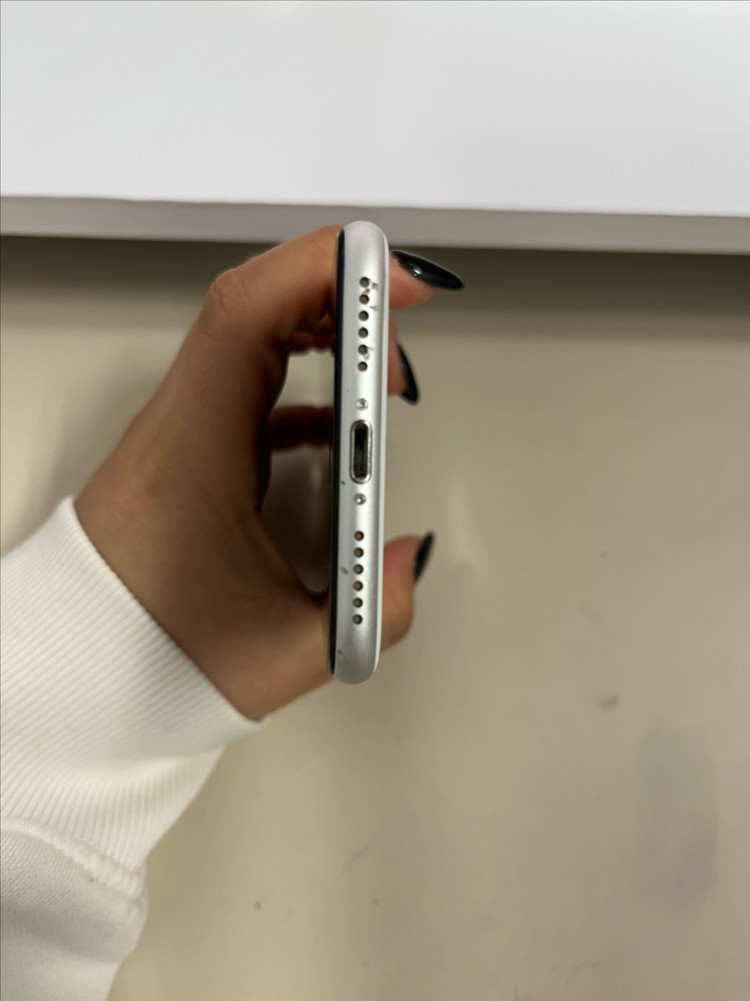 아이폰Se2 64G 화이트 A급!--3