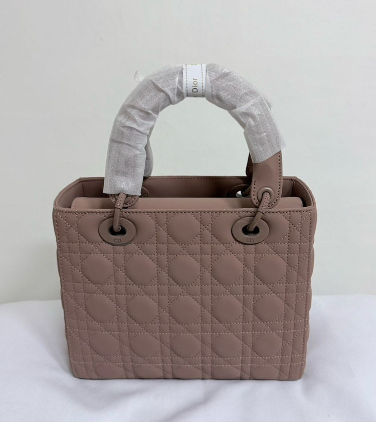 새상품>무광 톤다운베이지 레이디백--3