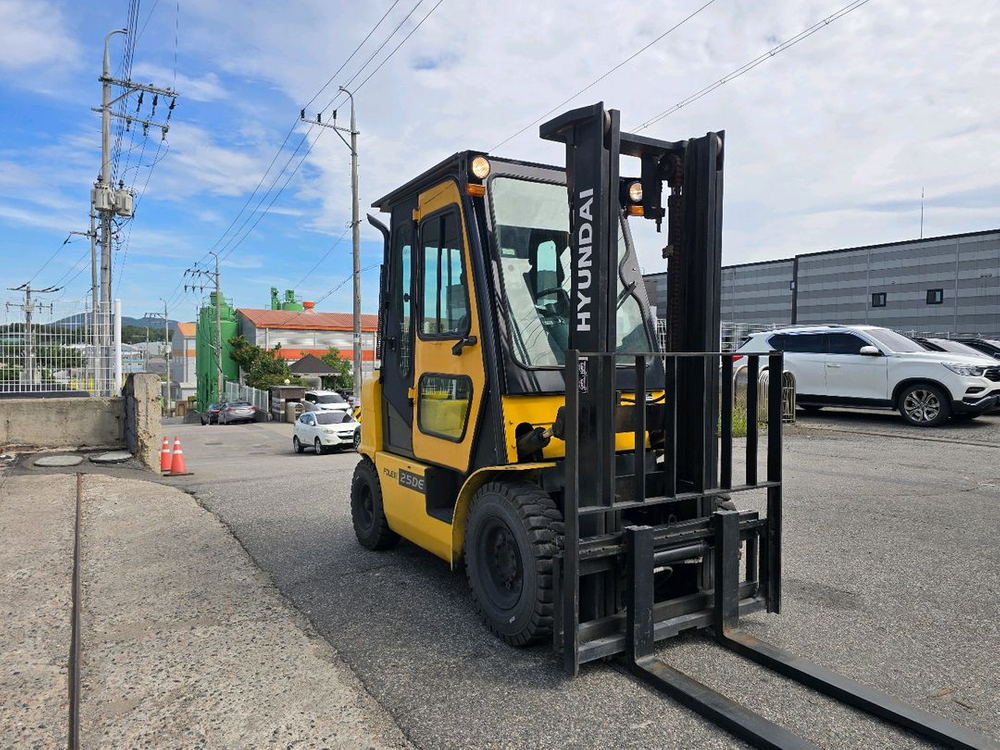 거의 새차 팝니다. 현대 2.5톤 중고지게차--5